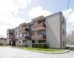2818 Bayview Ave in North York, ON - Building Photo