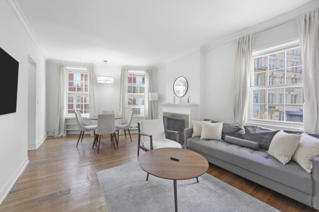 181 W 4th St in New York, NY - Building Photo