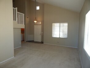 316 Greenleaf Glen St in Henderson, NV - Building Photo - Building Photo