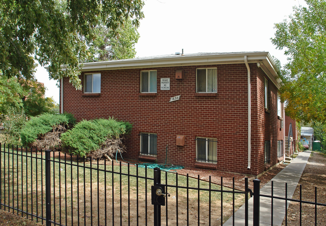 Boston Apartments in Aurora, CO - Building Photo