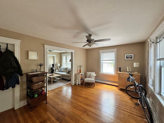 44 Clarendon Ave, Unit 2