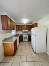 3611 S Lakewood Dr in Tallahassee, FL - Building Photo - Building Photo