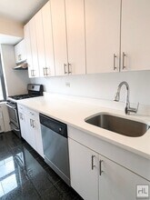 East 82nd Street in New York, NY - Building Photo - Building Photo