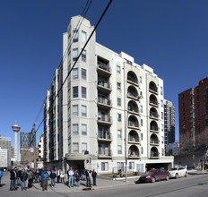 Solarium in Calgary, AB - Building Photo - Building Photo