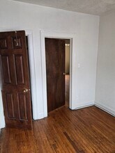 7921 S St Lawrence Ave in Chicago, IL - Building Photo - Building Photo