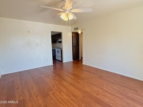 1240 W Dunlap Ave in Phoenix, AZ - Foto de edificio - Building Photo