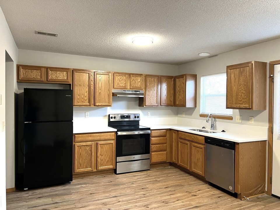 2619 E Conquest St in Wichita, KS - Foto de edificio