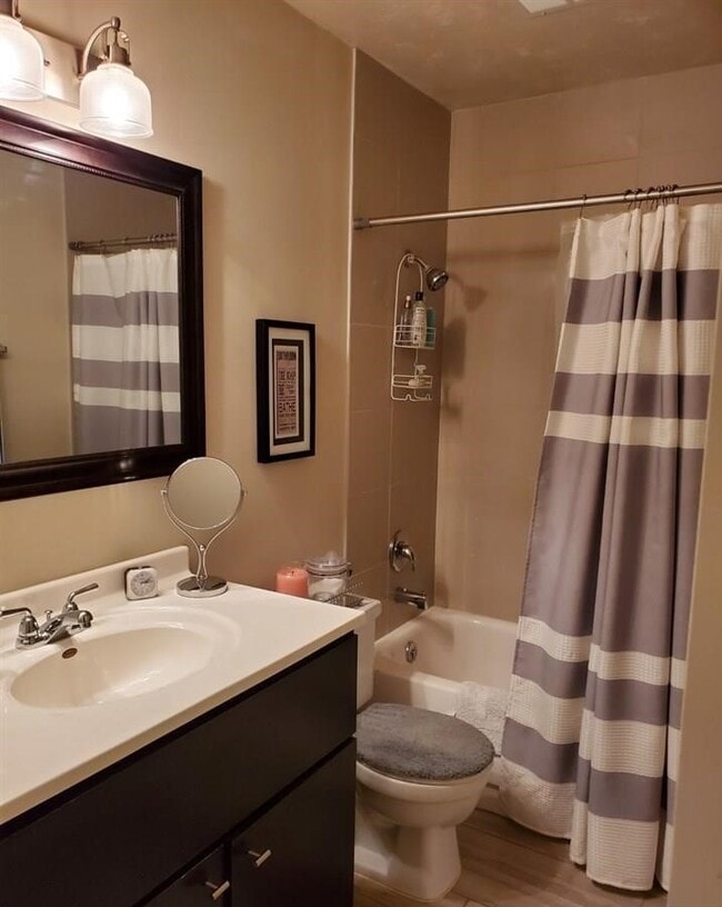 1905 Thurston Ave, Unit #7 in Bellevue, NE - Building Photo - Building Photo