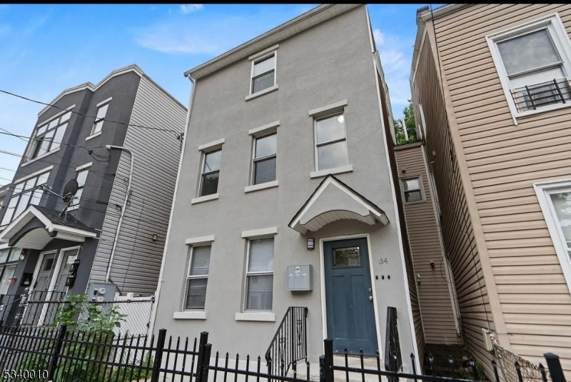 34 Watson St in Paterson, NJ - Building Photo