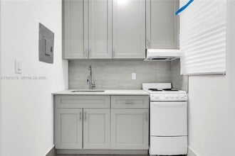 13390 NE 6th Ave in North Miami, FL - Building Photo - Building Photo