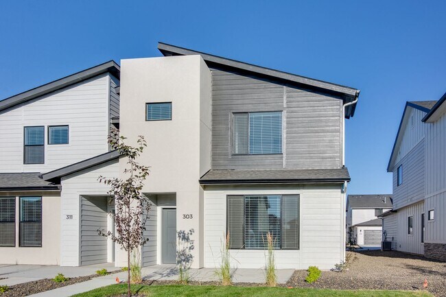 338 S Echo Cyn Ave in Meridian, ID - Foto de edificio - Building Photo