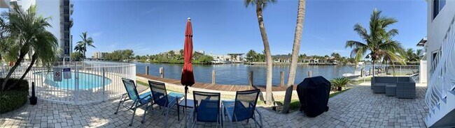 1705 N Riverside Dr in Pompano Beach, FL - Building Photo - Building Photo