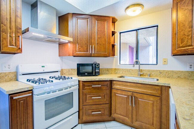 7914 Caminito Dia, Unit 7914 Caminito Dia in San Diego, CA - Building Photo - Building Photo