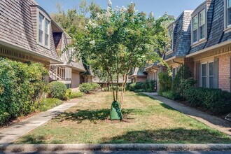 3000 Hillsboro Pike, Unit 62 in Nashville, TN - Building Photo - Building Photo