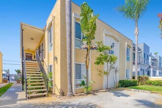 239 Ebony Ave, Unit 4 in Imperial Beach, CA - Foto de edificio - Building Photo