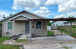 3554 Mt Pleasant St in Houston, TX - Building Photo