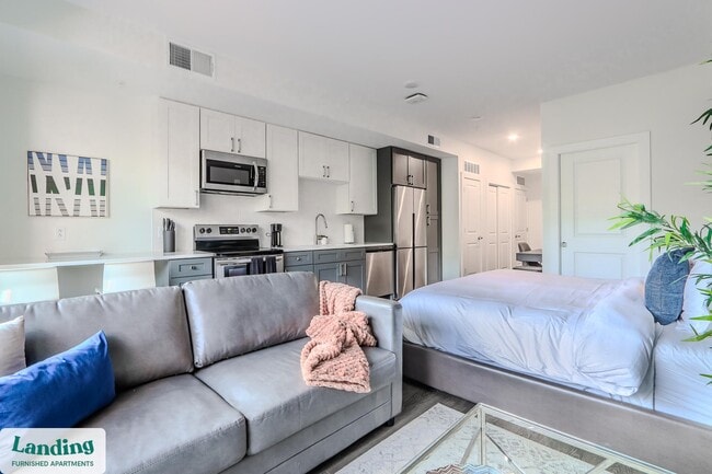 210 E Green St, Unit 514 in Ithaca, NY - Building Photo - Building Photo