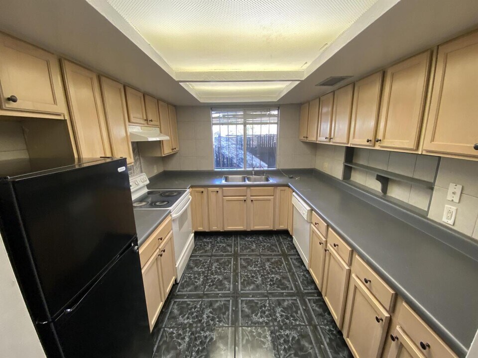1515 E Prince Rd in Tucson, AZ - Building Photo