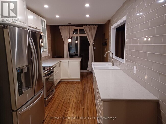 37 Banchory Crescent in Ottawa, ON - Building Photo - Building Photo