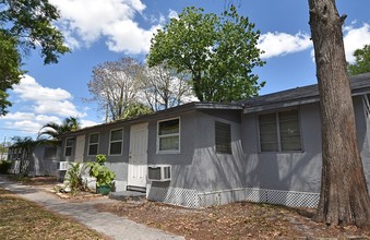 4611 N Hubert Ave in Tampa, FL - Building Photo - Building Photo