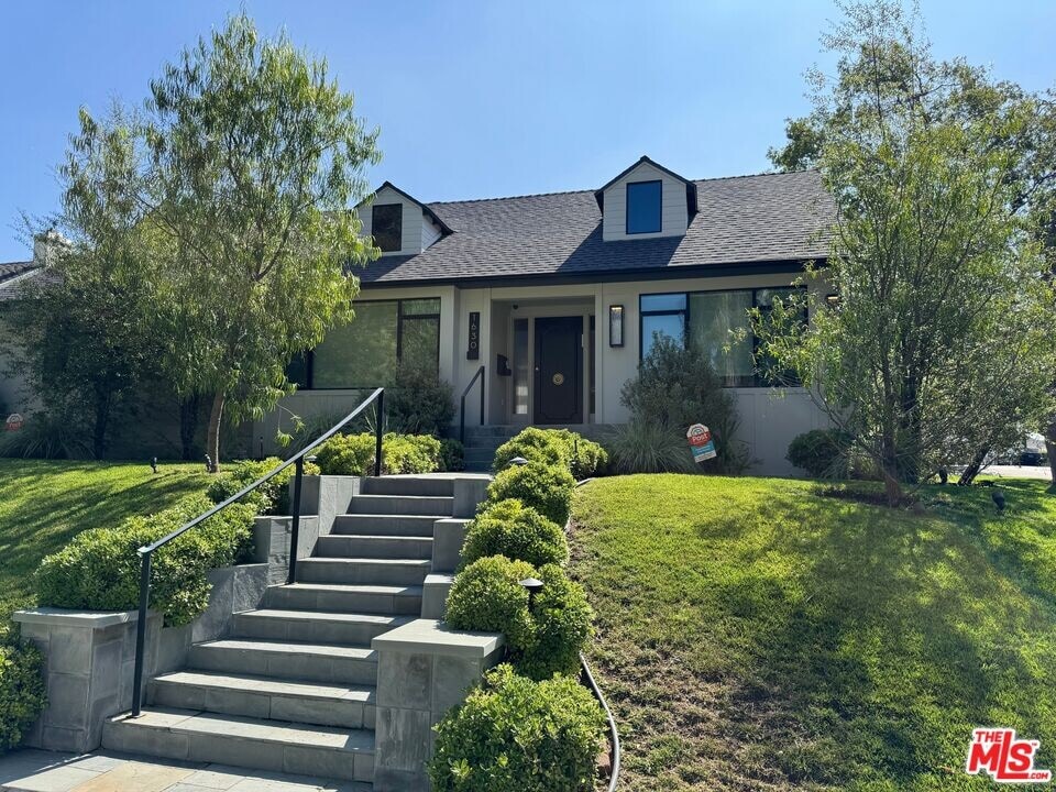 1630 Reeves St in Los Angeles, CA - Building Photo