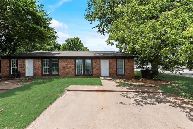 1000 S Mary St in Arlington, TX - Building Photo