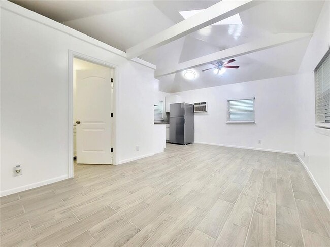 property at 1014 1/2 E 38th St