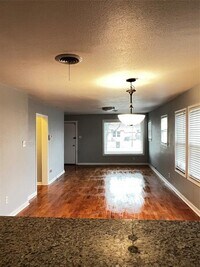 1105 Elliston St photo'