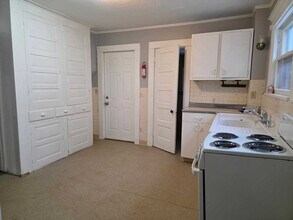 1332 Poplar Pl in Kalamazoo, MI - Building Photo - Building Photo