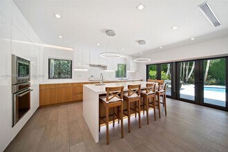 1117 Alfonso Ave in Coral Gables, FL - Foto de edificio - Building Photo