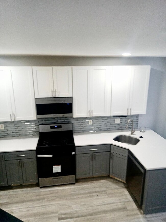 property at 1508 S Dover St