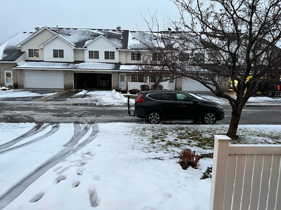 17349 Gettysburg Way in Lakeville, MN - Building Photo