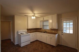 1000 S Beckham Ave in Tyler, TX - Building Photo - Building Photo