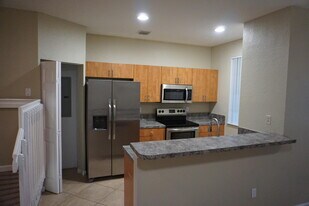 1108 Lucaya Dr in West Palm Beach, FL - Building Photo