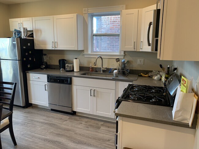 153 Saint Alphonsus St, Unit 3B