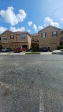3657 Parkridge Cir in Sarasota, FL - Building Photo - Building Photo