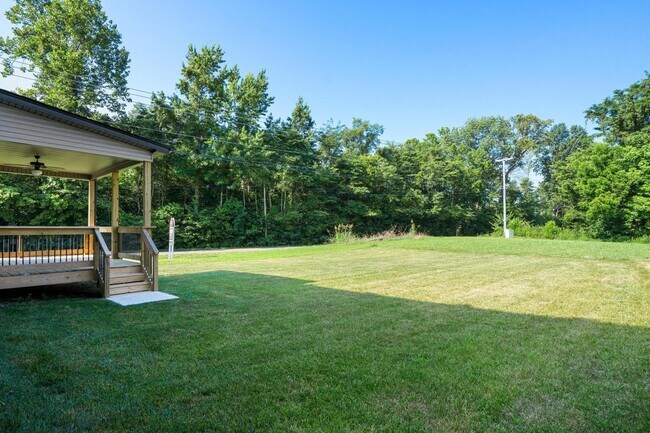 1003 Barnhill Dr in Clarksville, TN - Building Photo - Building Photo