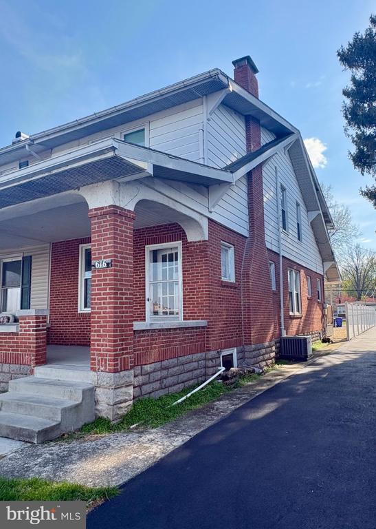 property at 616 N Front St