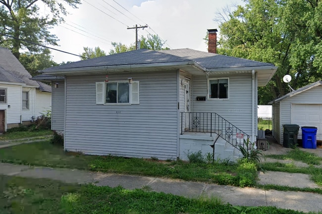 property at 432 W Center St