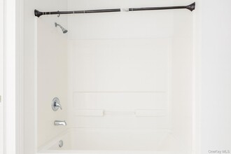 422 Broadway in Monticello, NY - Foto de edificio - Building Photo