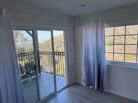 2303 Pennerton Dr, Unit 1 in Glendale, CA - Building Photo