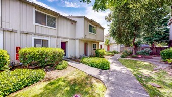 35 Front St in Healdsburg, CA - Building Photo