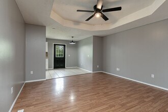 3205 W Lynn St in Springfield, MO - Foto de edificio - Building Photo