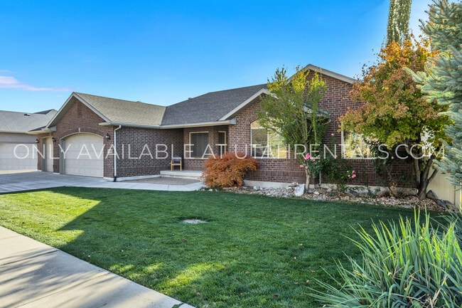 8913 N Pine Hollow Dr in Cedar Hills, UT - Building Photo - Building Photo