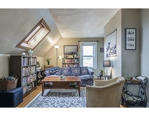37 Almont St-Unit -3 in Medford, MA - Building Photo