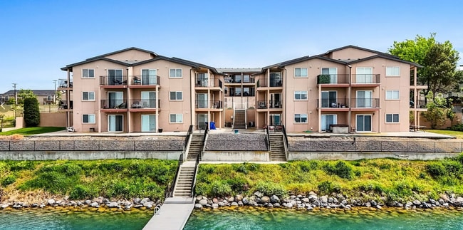 property at 2900 W Marina Dr
