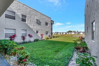 493 Flanders K in Delray Beach, FL - Building Photo - Building Photo