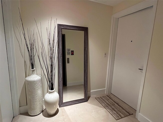 16385 Biscayne Blvd, Unit 2606 in Aventura, FL - Building Photo - Building Photo