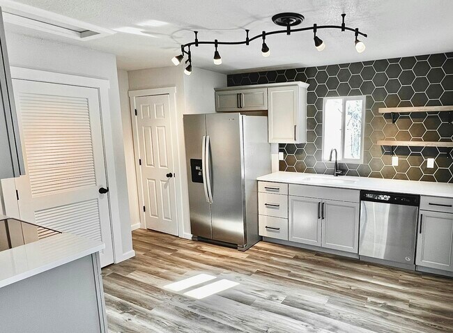 1229 Aspen Ave in Colorado Springs, CO - Building Photo - Building Photo