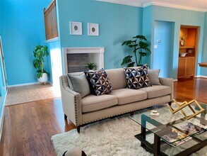 2478 Bering Dr in Houston, TX - Building Photo - Building Photo